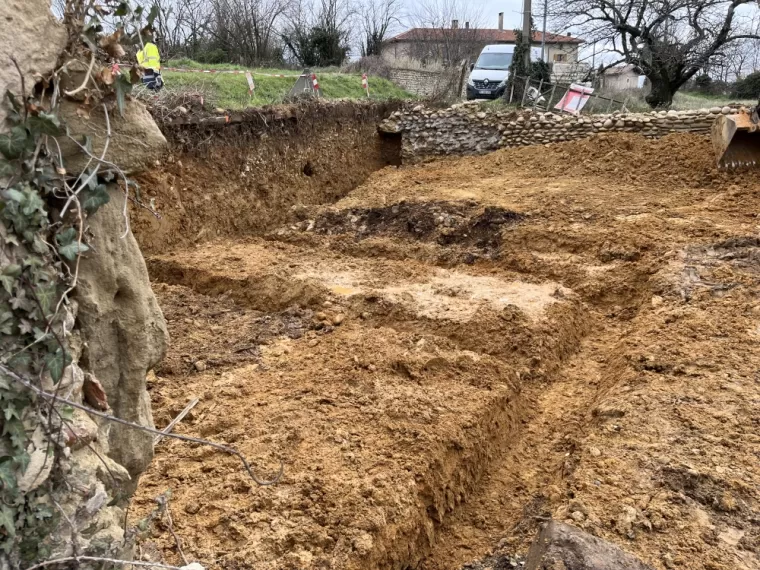 L’entreprise chabert renov de retour sur la commune de fay le clos pur la réalisation des fondations pour la construction du nouveau bâtiment 