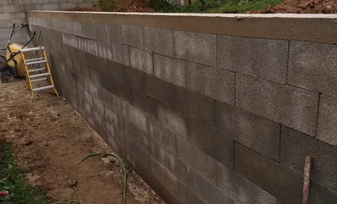Mur de soutènement avec pose de cuve enterré pour récupération d’eau pluviale , Romans-sur-Isère, Chabert Rénov
