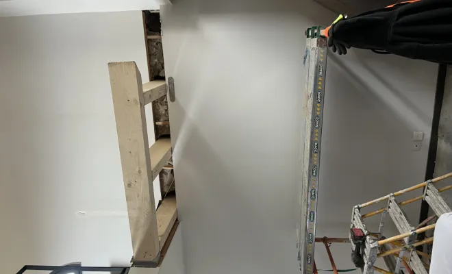 Modifications de mezzanine et création d’ouverture, Romans-sur-Isère, Chabert Rénov